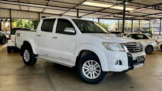 TOYOTA HILUX 3.0 SRV 4X4 CD 16V TURBO INTERCOOLER DIESEL 4P AUTOMÁTICO